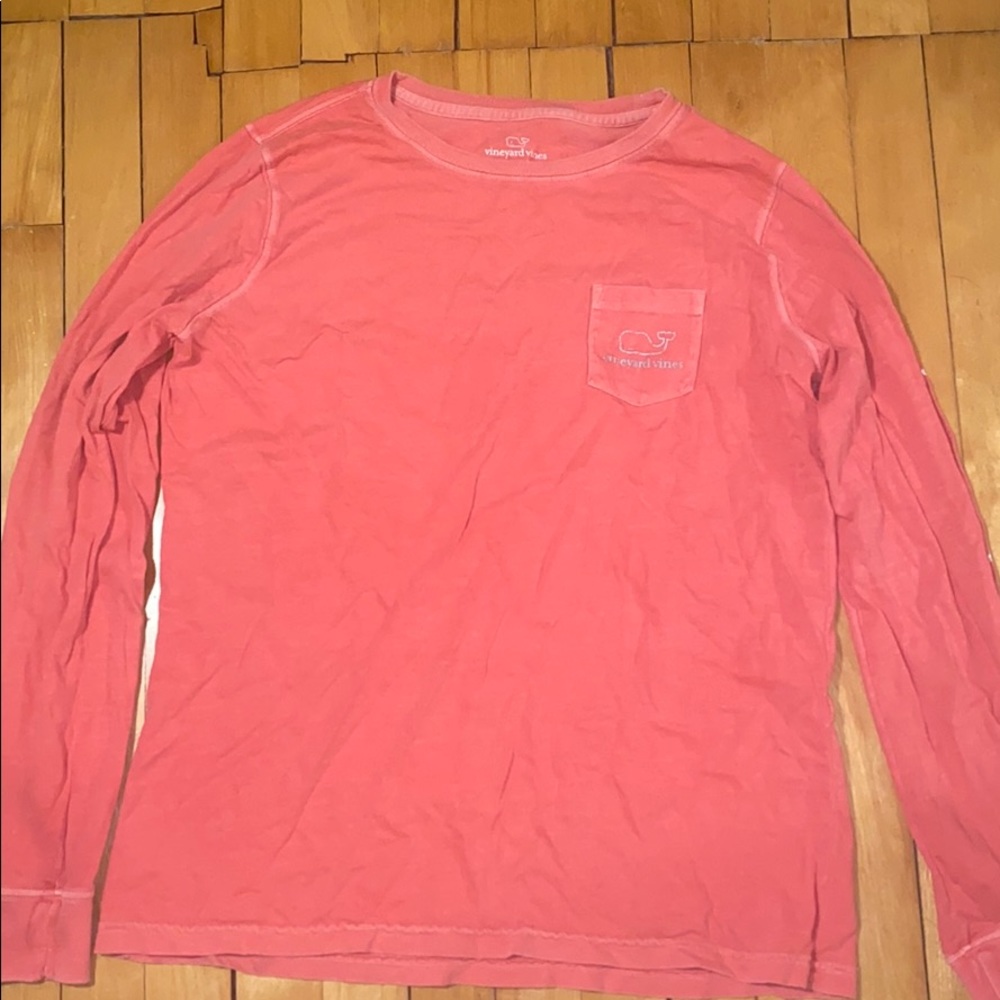 pink long sleeve vineyard vines top!